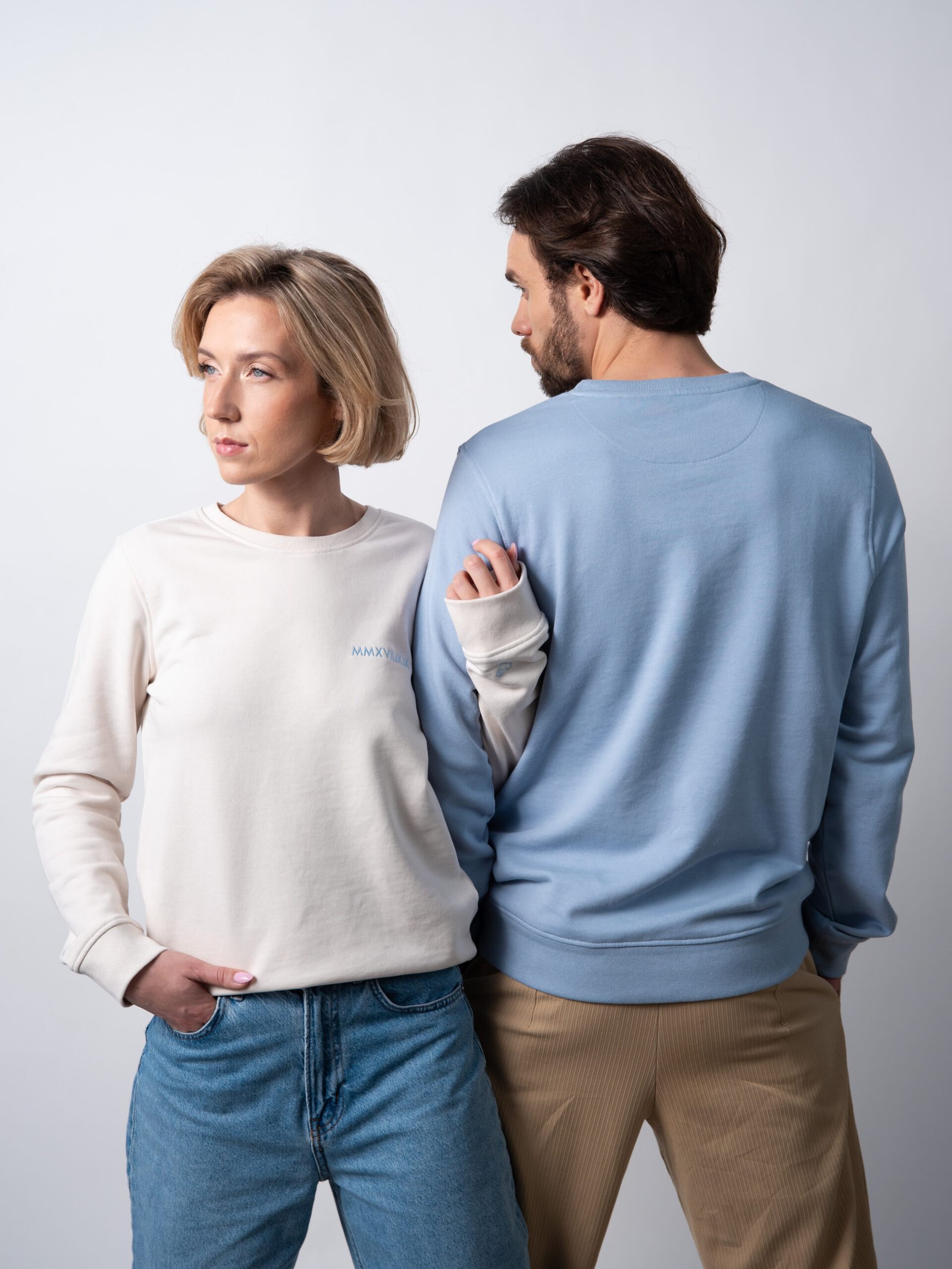 Moteriškas džemperis „Data romėniškais skaitmenimis“ - Image 3